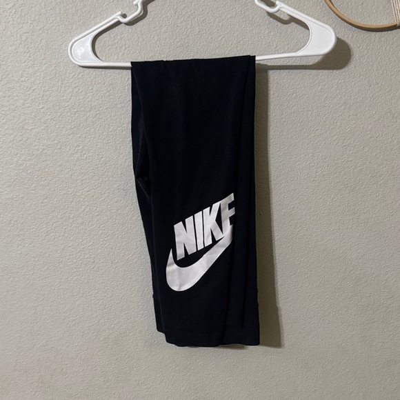 Nike Leggings in Black and White - Picture 1 of 1